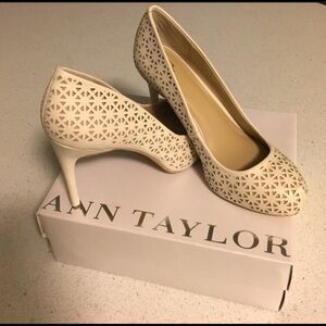 Ann Taylor Heels (NEW WITHOUT TAGS)!!!!